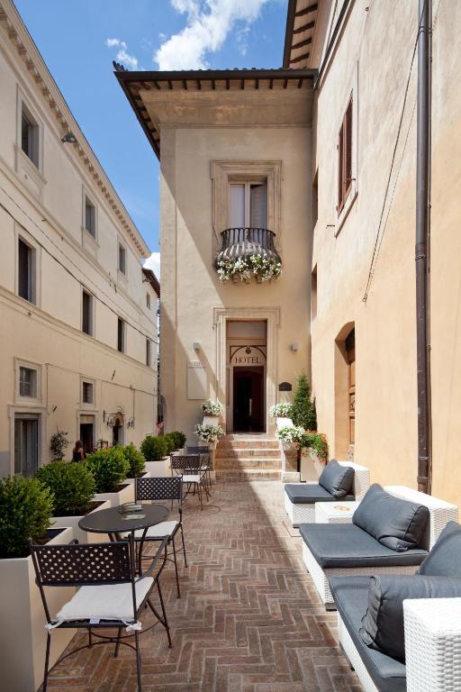 Hotel Degli Affreschi モンテファルコ エクステリア 写真